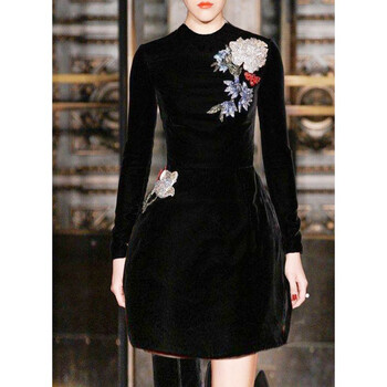 原创设计师女装女巫和骑士走秀款法式复古风显瘦刺绣花短款连衣裙2021秋冬 黑色 S