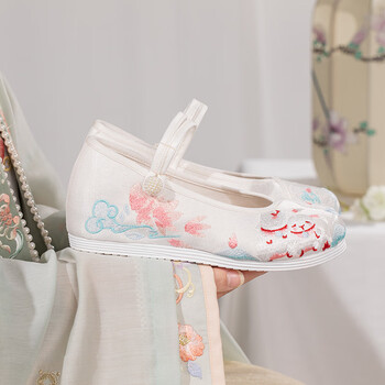 稚气熊品牌汉服鞋子女童古风鞋绣花旗袍古装鞋民族风儿童演出民族风春