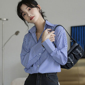 蓝白条纹衬衫女2022年夏季夏新款蓝色条纹衬衫女设计感小众蓝白衬衣竖