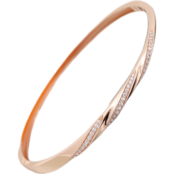 钻石手镯什么牌子质量好又实惠（钻石手镯什么品牌质量最好）