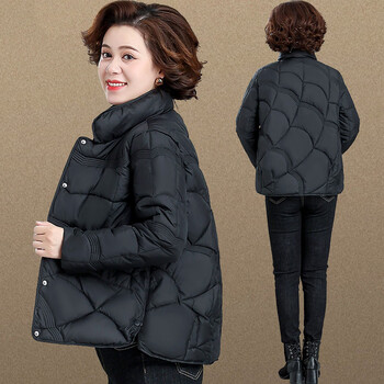 羽绒服妈妈款40一50岁中年冬装外套大码轻薄秋冬季小中老年人女短款 黑色- 3XL 建议140-150斤
