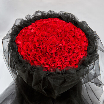 99朵红玫瑰花束—黑纱经典