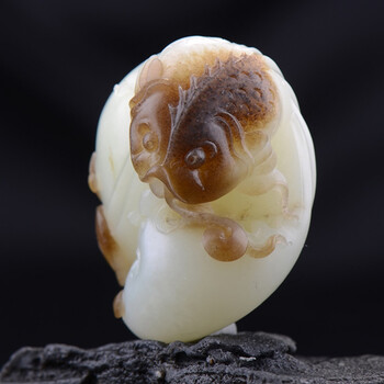 新疆和田玉糖白玉玉石苏雕鱼挂件吊坠 金玉满堂59g