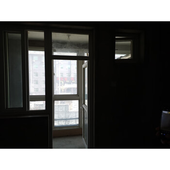 世界名园4号2单元301