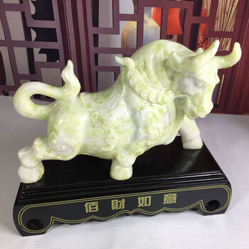 白凤凰新款岫玉牛摆件天然玉石生肖牛金钱旺财牛客厅家居饰品 旺财牛