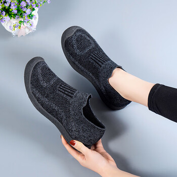 宽脚胖脚中老年大脚骨宽松女鞋宽拇指外翻妈妈鞋轻便软底一脚蹬袜子鞋