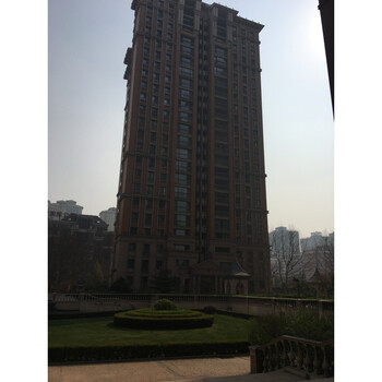 荣尊堡国际公寓8号楼1702号