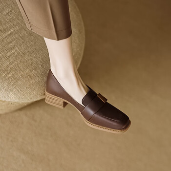 鞋靴>时尚女鞋>女士单鞋>其它女士单鞋>春季夏季里外牛皮女士学院风单