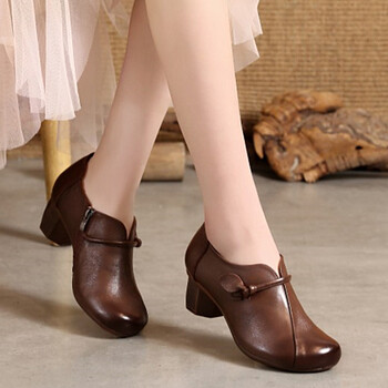 真皮单鞋半高跟皮鞋复古女春秋新款软底中跟妈妈鞋民族风中老年女士