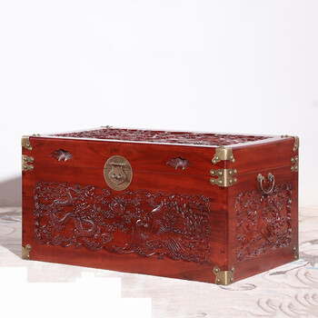 香樟木箱子实木雕花仿古嫁妆结婚箱婚嫁箱收纳储物箱字画陪嫁箱子 70x