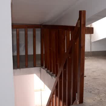 简单家用阁楼围栏别墅栏杆餐厅咖啡厅栏杆立柱扶手定做 木围栏2米