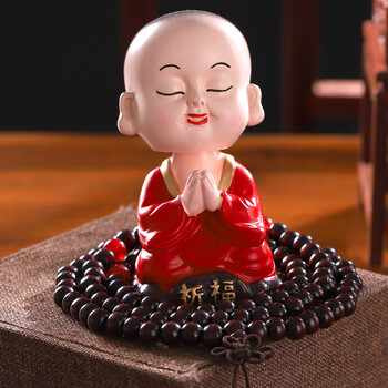 摆件摇头创意车内摆件弥勒佛可爱小和尚个性车载公仔卡通平安装饰用品