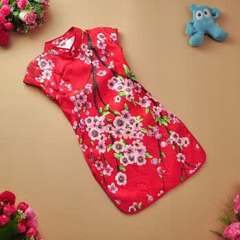 红底梅花 90~100身高 衣服 4码