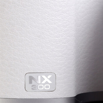 三星（SAMSUNG) NX300 微型单电套机（18-55mm镜头）白色 2160万像素 WIFI传输 1/6000秒快门 内附16G卡