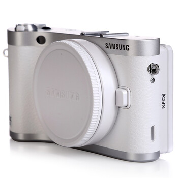三星（SAMSUNG) NX300 微型单电套机（18-55mm镜头）白色 2160万像素 WIFI传输 1/6000秒快门 内附16G卡