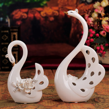 
                                                                                贝汉美（BHM） 创意描金天鹅摆件工艺品 家居客厅电视柜红酒柜装饰品结婚礼物 施华洛天鹅                