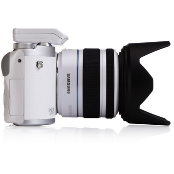 三星（SAMSUNG) NX300 微型单电套机（18-55mm镜头）白色 2160万像素 WIFI传输 1/6000秒快门 内附16G卡