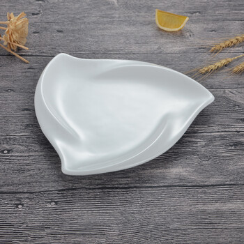 陶瓷白三角西餐盘 创意酒店餐厅牛排盘异形点心盘 10英寸三角盘