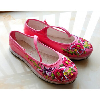 云南手工千层底绣花鞋民族风老年人一字扣中式妈妈鞋春夏平底布鞋