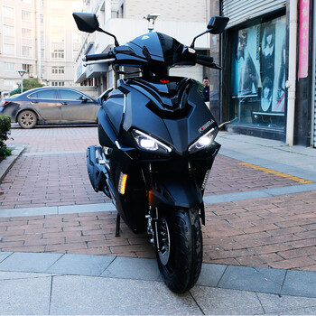 2018新品个性a9踏板车宽胎跑车摩托车燃油助力车 150cc可上牌 消光黑