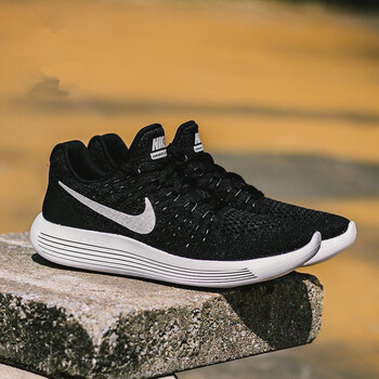 nike耐克女鞋2018夏季新款登月系列air气垫透气耐磨运动休闲舒适跑步