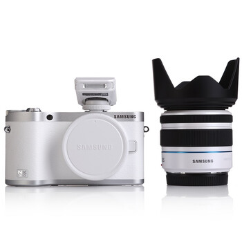 三星（SAMSUNG) NX300 微型单电套机（18-55mm镜头）白色 2160万像素 WIFI传输 1/6000秒快门 内附16G卡