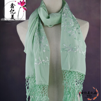 刺绣长款中国风围巾真丝绣花丝巾披肩女湖南特色礼品 浅绿色 图案随机
