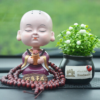 汽车摆件车内创意摇头小和尚车上中控台装饰品可爱女香水座 心想事成