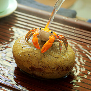 变色螃蟹茶宠变色螃蟹喷水荷叶创意手工茶具摆件石头茶玩配件 河石款