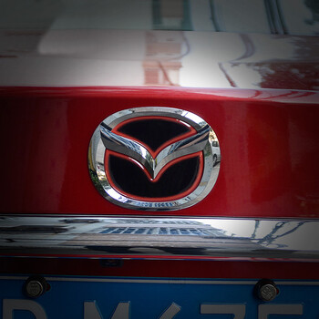 适用于马自达改装专用车标贴阿特兹昂克赛拉cx5方向盘尾标贴车标装饰