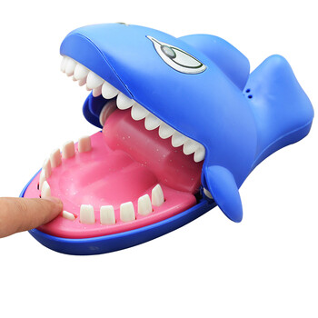 整蛊咬手鲨鱼 鳄鱼电动大号咬手指大鲨鱼发光