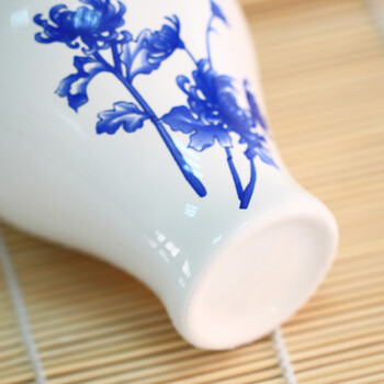 
                                        无火藤条挥发香薰精油套装花瓶装饰摆件 青花瓷陶瓷蓝边菊花                