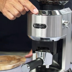 德龙（Delonghi）全自动咖啡磨豆机电动意式美式家用咖啡豆研磨器咖啡粉 KG520.M【18档调节】