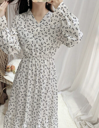 连衣裙女韩版春秋季新款轻熟风小白裙连衣裙洋气长裙法式复古高腰赫本