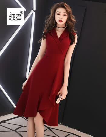 品牌气质礼服女2019新款宴会红色高贵显瘦短款西装式现代敬酒服新娘