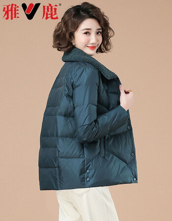 雅鹿中老年平湖羽绒服女妈妈装大码老人装新款冬季时尚加绒羊羔毛短款