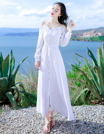 新品2019夏季新品女装v领裙子长袖露肩连衣裙气质海边度假显瘦沙滩裙