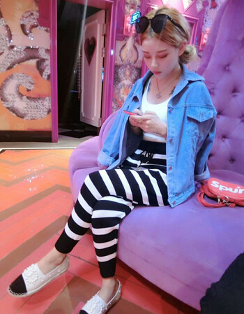 精神社会女裤子快手网红小伊伊大美帝王妹v5师同款