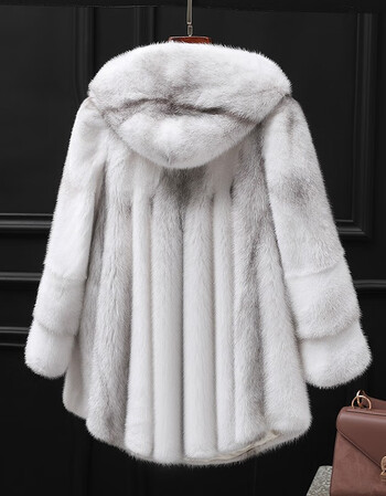 哲奴十字貂水貂皮大衣女士整貂皮草外套短款母貂毛2020冬季新款带连帽