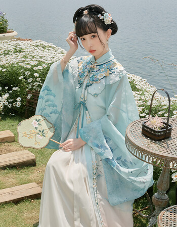 十三余小豆蔻儿蝶扇仙绣花立领对襟衫主腰褶裙云肩明制汉服女夏褶裙xl