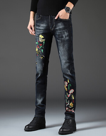 牛八方新季潮男个性潮牌刺绣牛仔裤男士脚边绣花图腾韩版弹力小脚潮流