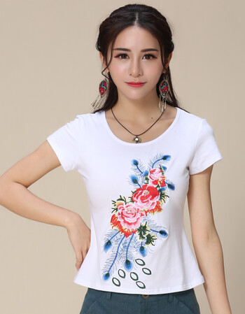 夏装新款文艺刺绣花短袖t恤短袖女装圆领修身显瘦民族风上衣sn9371