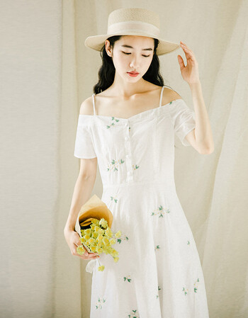 复古漏肩连衣裙一字领女夏2017新款 文艺小清新吊带裙 白色 m