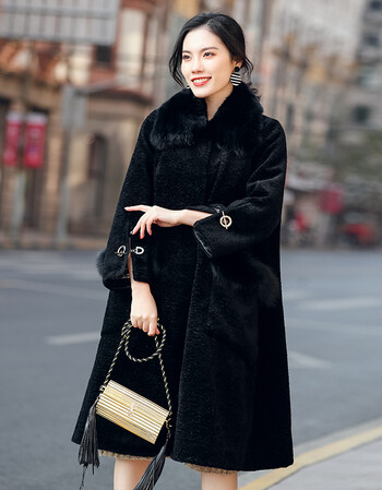 羊剪绒大衣女中长款狐狸毛毛领羊毛外套黑色大口袋九分袖冬新款 黑色