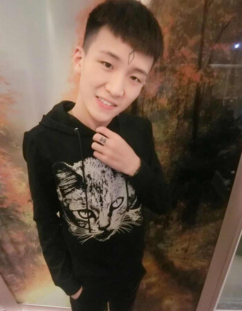 快手红人赵逸轩同款卫衣男连帽韩版潮流青年秋装外套社会小伙上衣
