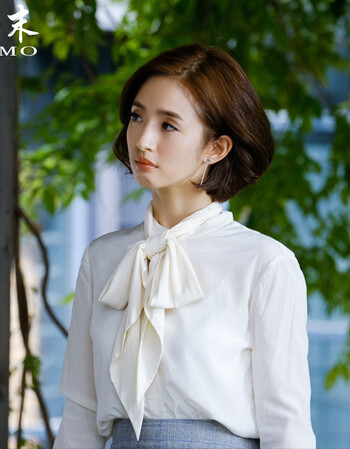 2018春夏季新女装老男孩林依晨林小欧同款韩版米白色系带衬衫上衣