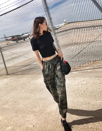 女装新款夏季工装裤高腰薄款迷彩裤女夏休闲小脚宽松修身运动束脚长裤