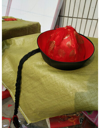 服衙役服装舞台演出服大内侍卫戏服太监公公黄马褂古装男 带辫子帽子