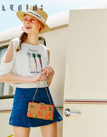 乐町2016夏装新款女装萝卜刺绣印花短袖短款t恤露肩露脐上衣打底cwda6