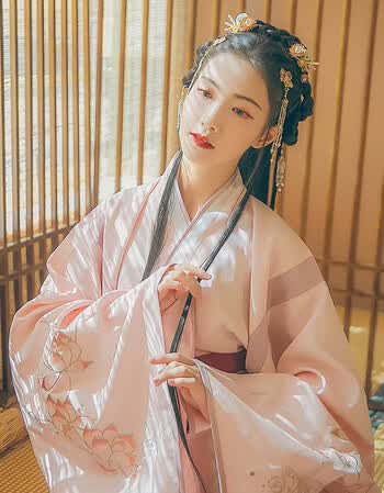 汉尚华莲原创传统汉服女装宫羽刺绣齐腰交领襦裙日常冬装保暖 交领